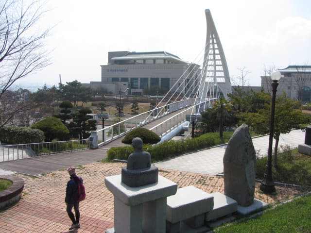 木浦市．草笠岩文化城 木浦文學館