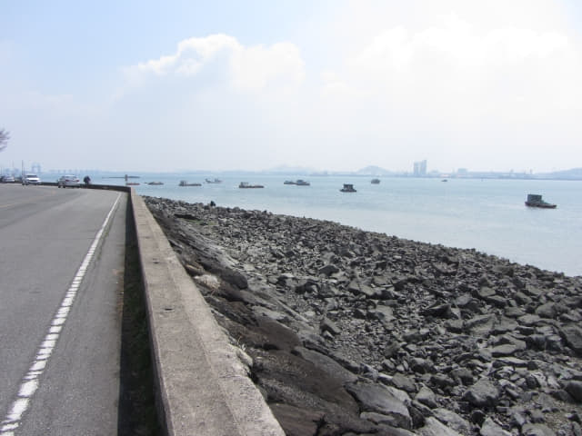 木浦草笠岩文化城步行往木浦火車站沿途景色