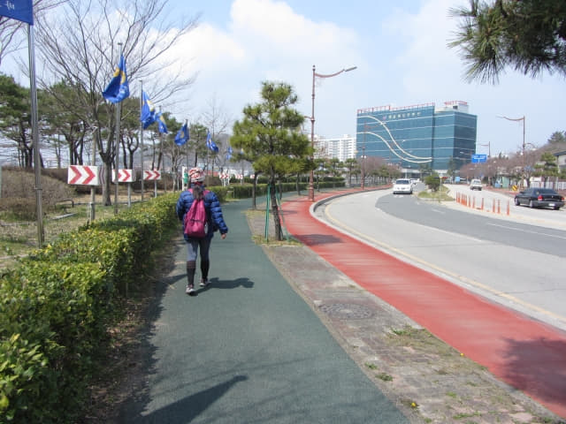 木浦草笠岩文化城步行往木浦火車站沿途景色